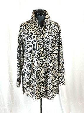 CHICO’S no-iron, leopard print tunic Chico’s 1 / U.S. 8 22